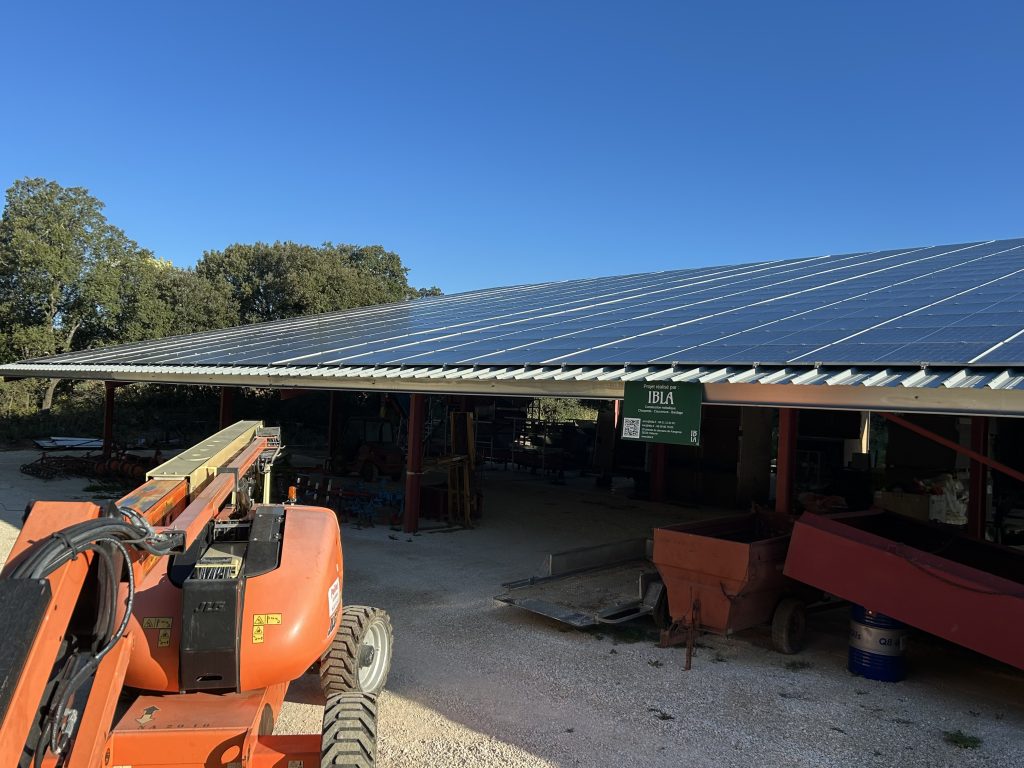 Pose de bardage en tôle bac acier sur batiment agricole existant